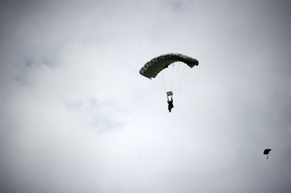 Honduran/American halo jump