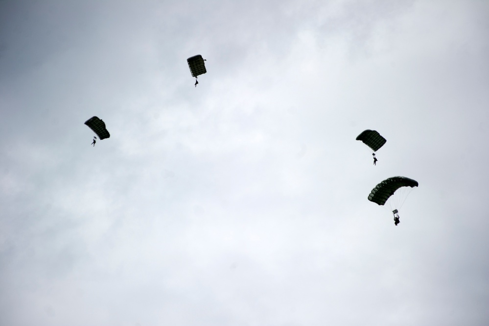 Honduran/American halo jump