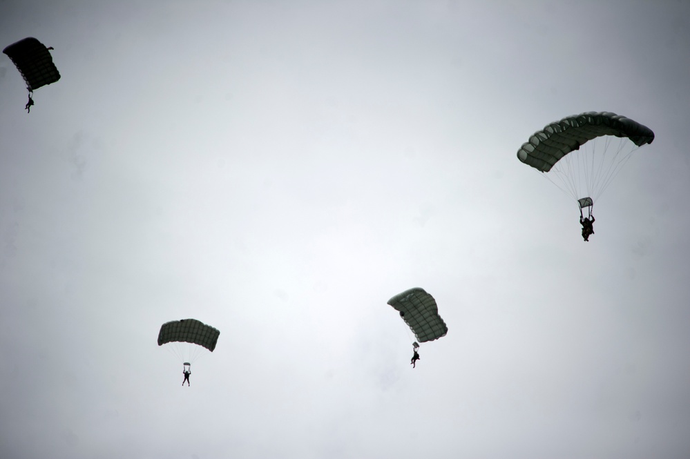 Honduran/American halo jump