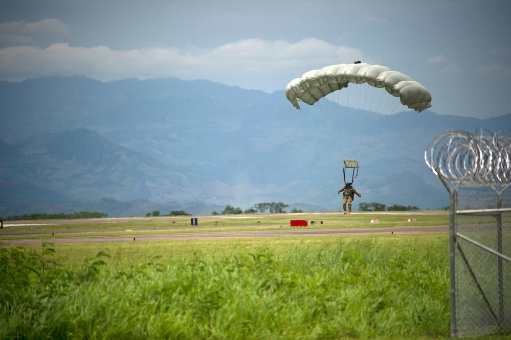 Honduran/American halo jump