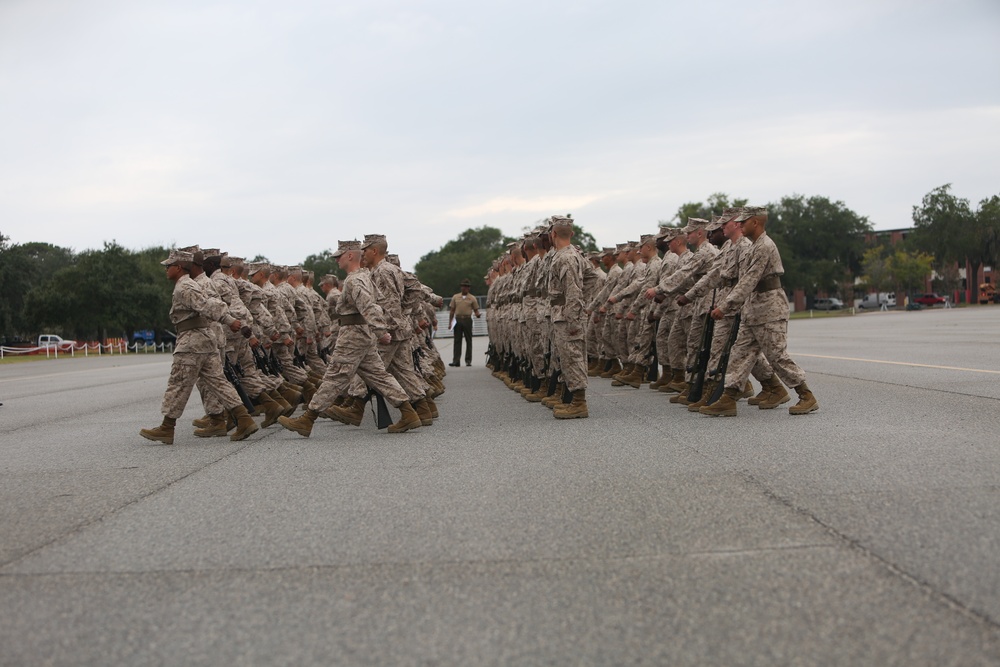 Photo Gallery: Marine recruits strut stuff for final drill evaluation on Parris Island