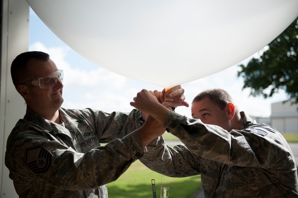 352nd SOSS Weather Flight launches balloon, gathers data