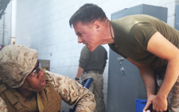 Chaos and confusion: Navy course brings battlefield stressors to the classroom