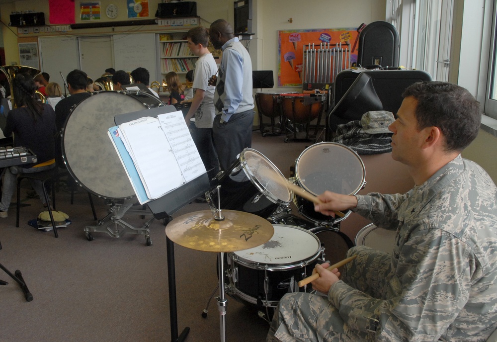 18th Wing commander practices with KMS band