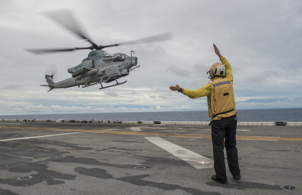 USS Boxer (LHD 4) Flight Operations