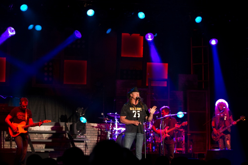 Country concert at Fort Jackson brings Trace Adkins and Angie Johnson