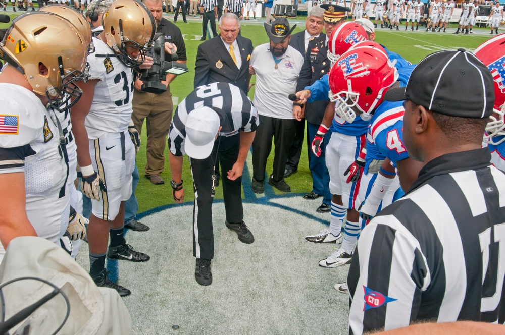 Medal of Honor recipient tosses coin for West Point/Louisiana Tech game