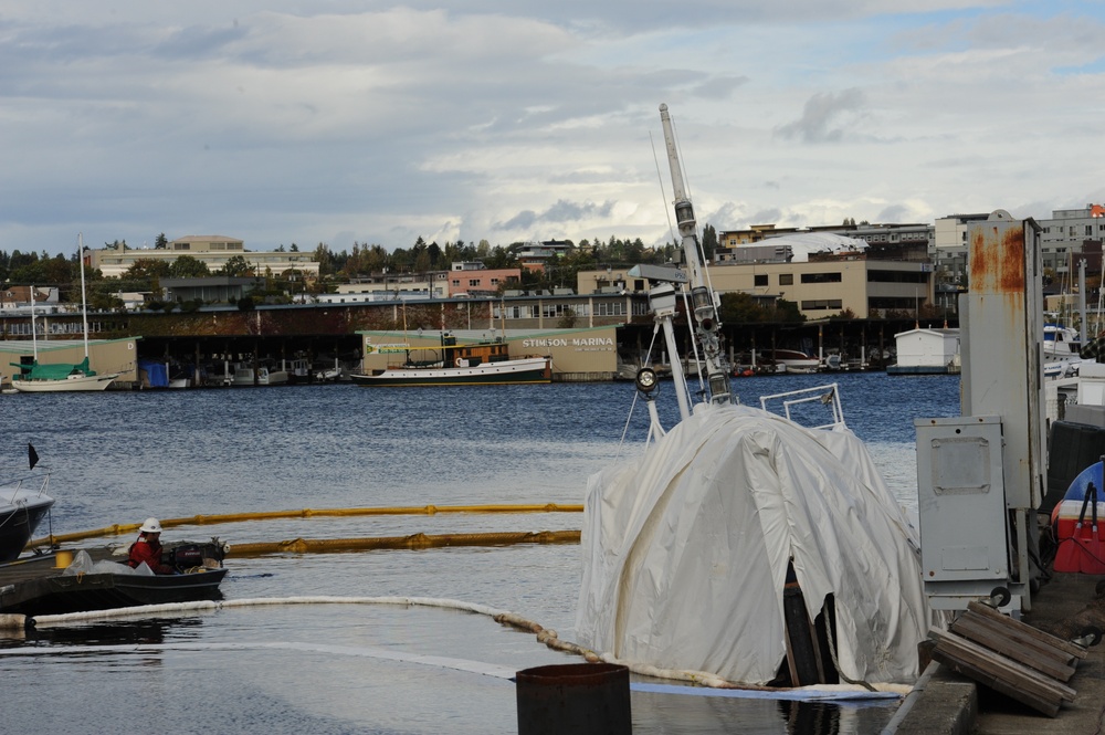 Tug Iver sinks in Lake Union, Wash.
