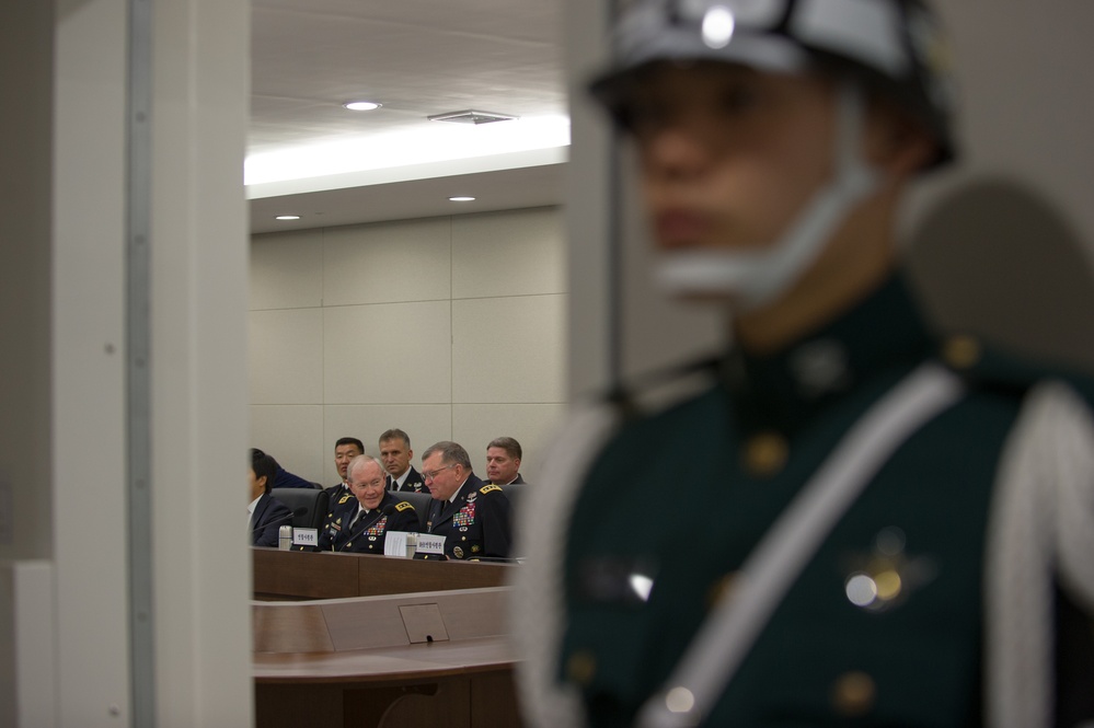 CJCS meets with senior military leaders in South Korea