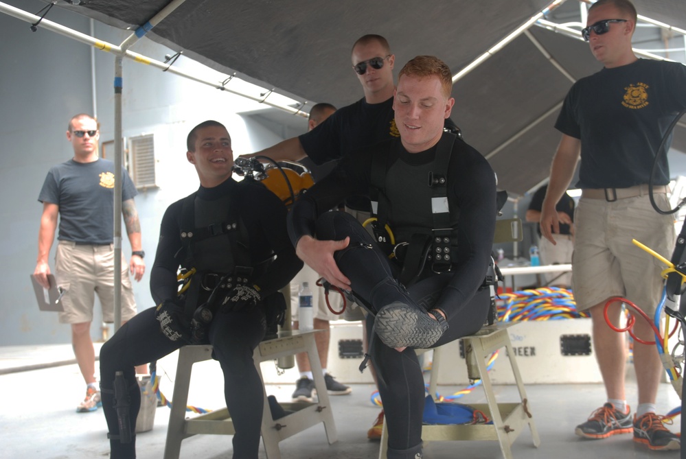 Deep Blue exercise trains master divers