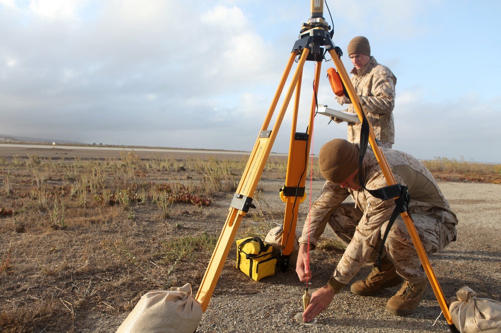 1st Intelligence Battalion surveys San Clemente Island landing zone