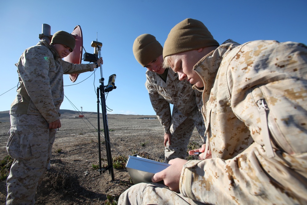 1st Intelligence Battalion surveys San Clemente Island landing zone