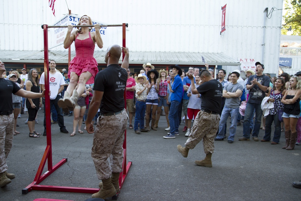 Saint Paul Rodeo pull-up challenge