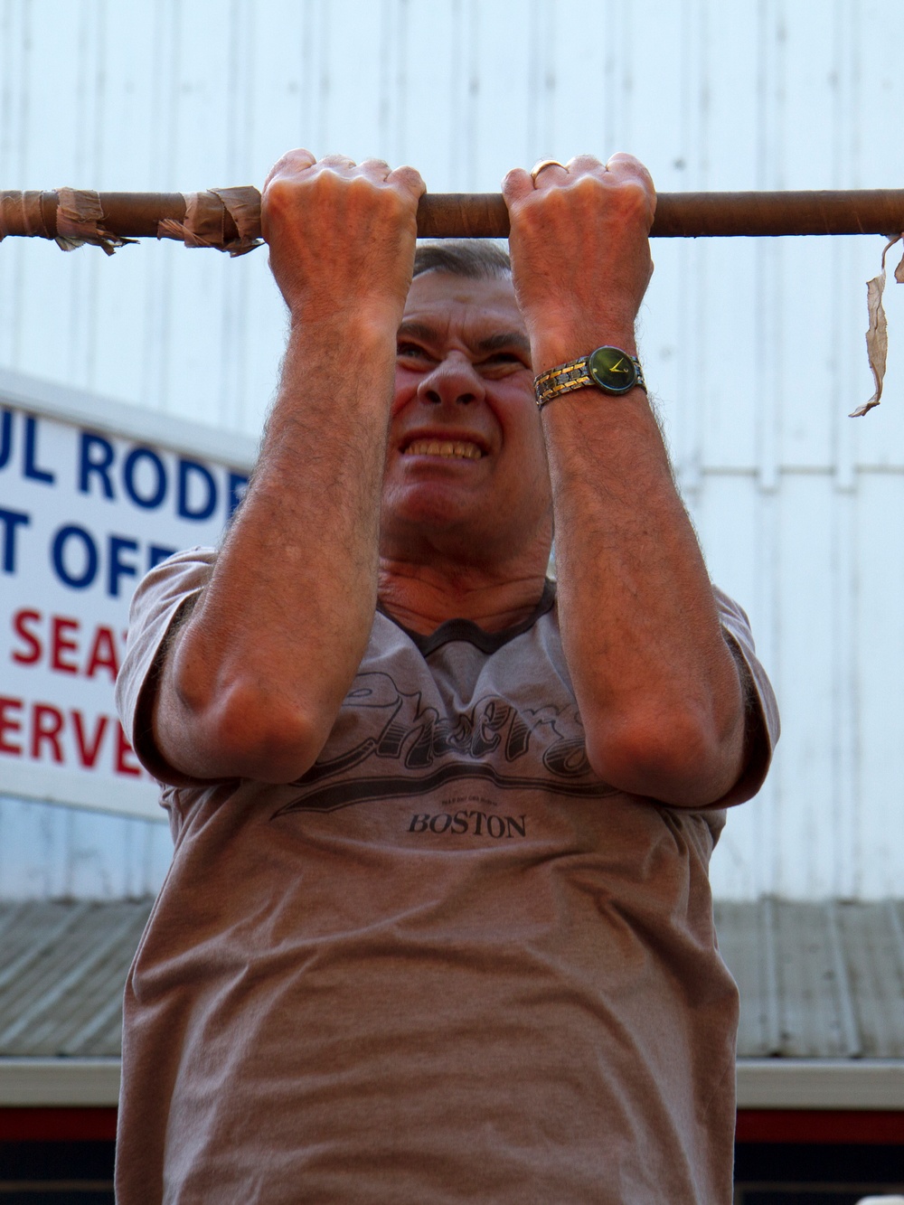 Saint Paul Rodeo pull-up challenge