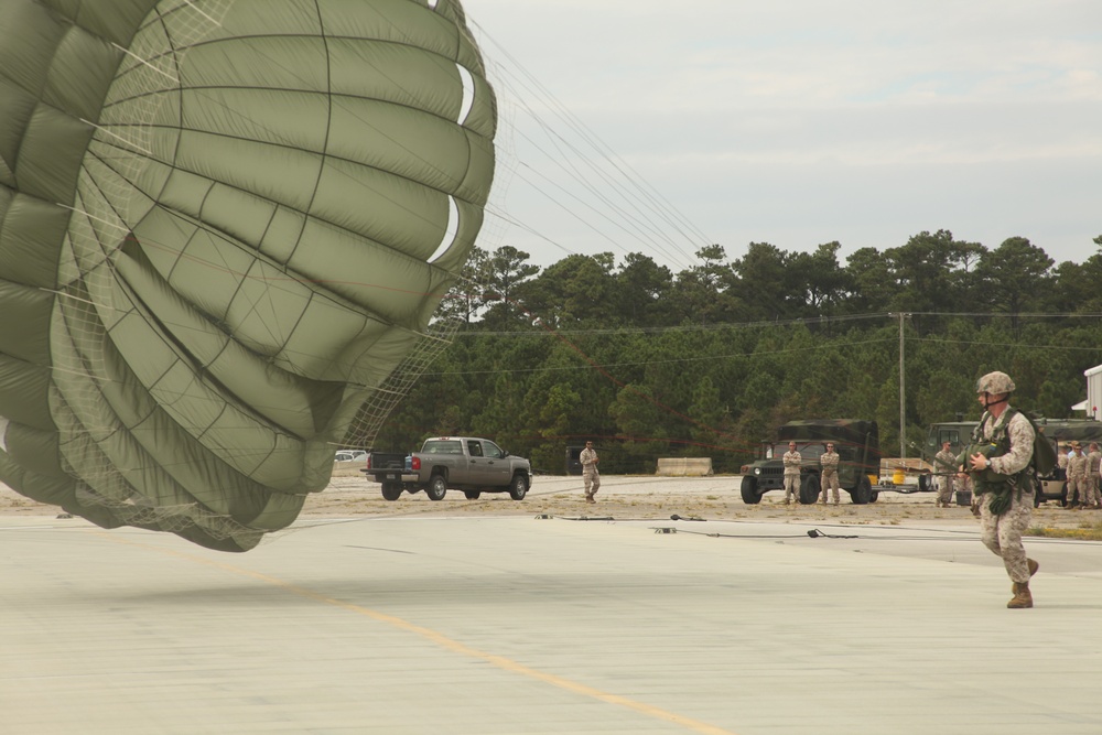 2nd Recon Bn performs static-line jumps