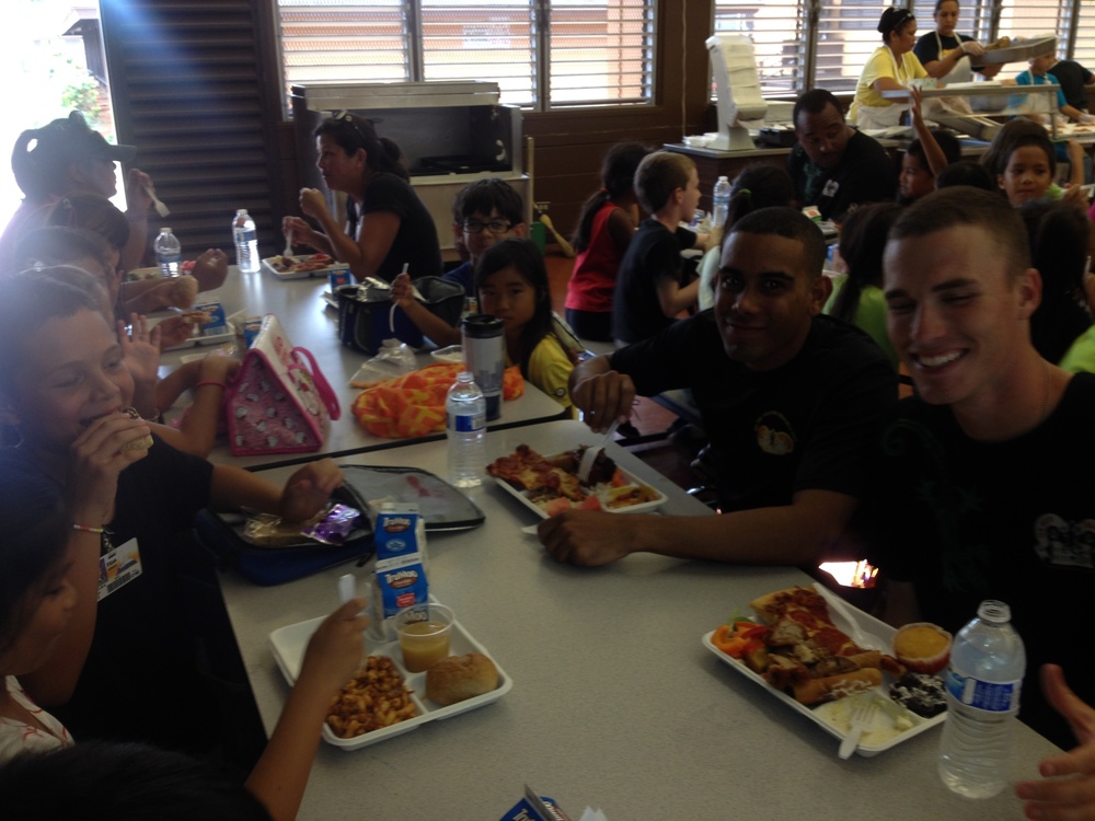 Wolfpack soldiers lead Mililani Uka Elementary during 'Get Fit' day