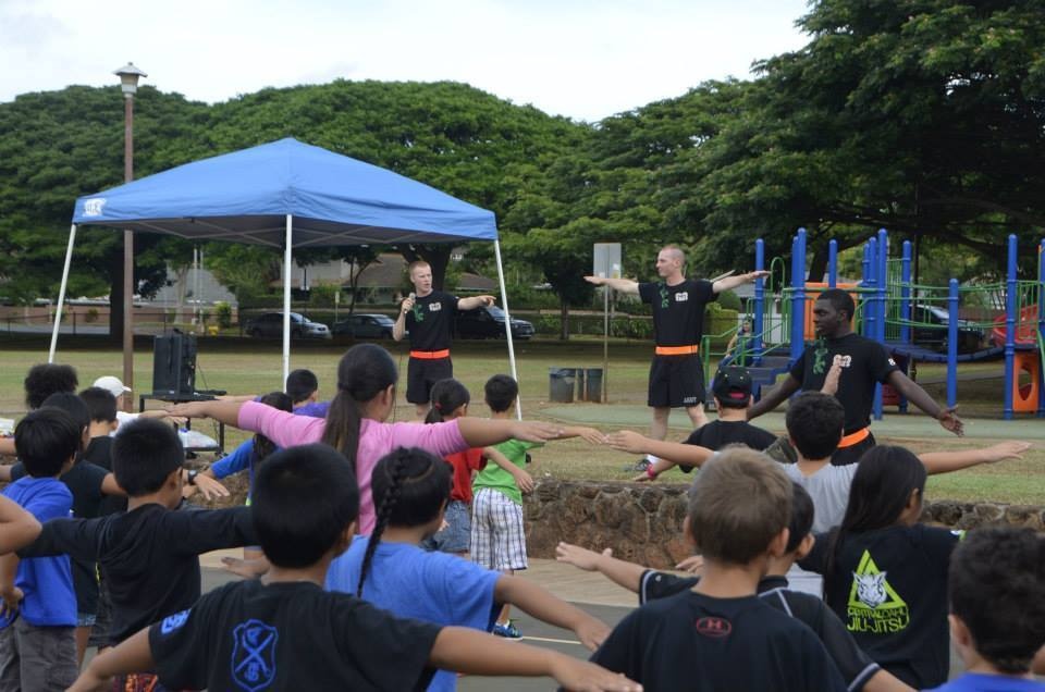 Wolfpack soldiers lead Mililani Uka Elementary during 'Get Fit' day