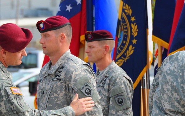 Night Stalkers mark new lineage with donning of USASOAC patch