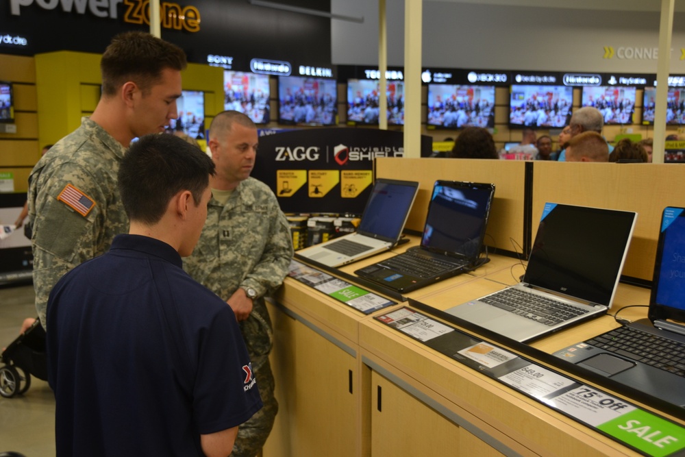 Soldiers shopping at the Exchange