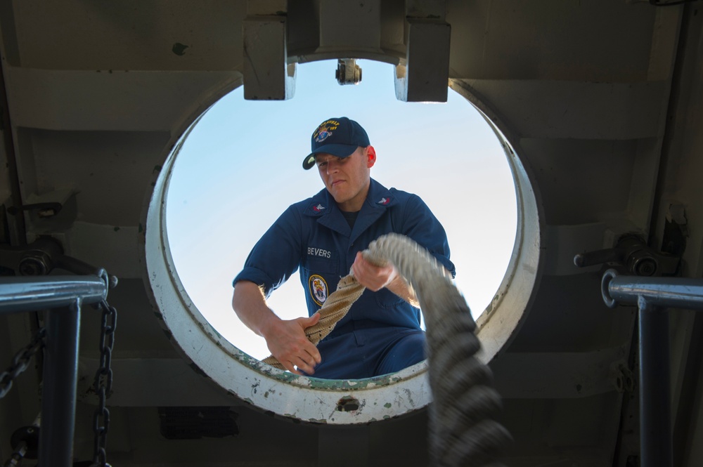 USS Gravely sea and anchor detail