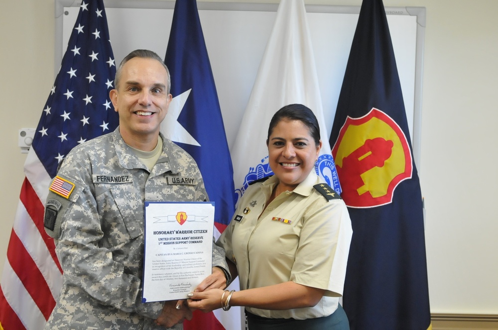 Colombian officers visit the US Army Reserve-Puerto Rico