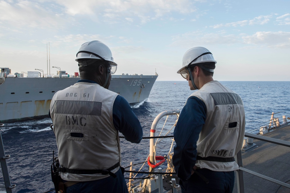 USS Ramage replenishment at sea