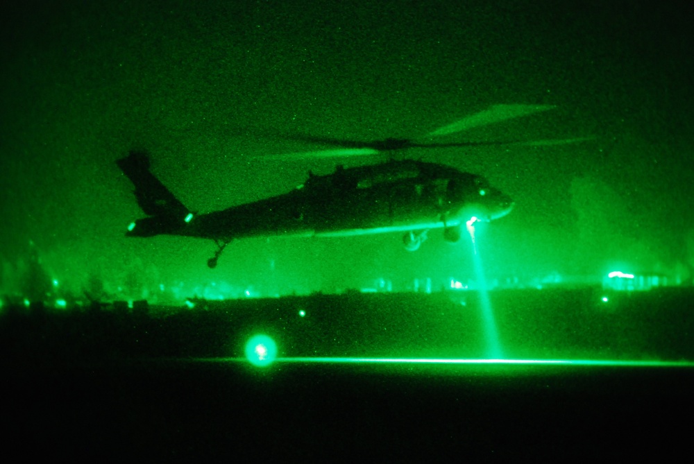 10th Combat Aviation Brigade flight crews operate at night