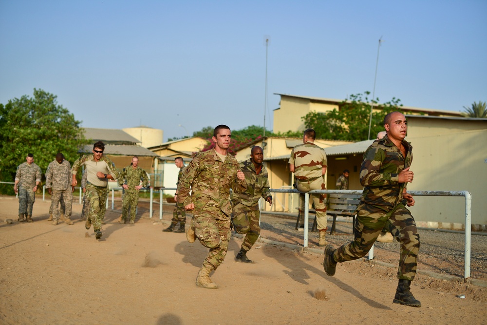 CJTF-HOA, French prepare for desert combat course