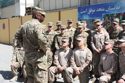 CENTCOM commander visits HQ ISAF