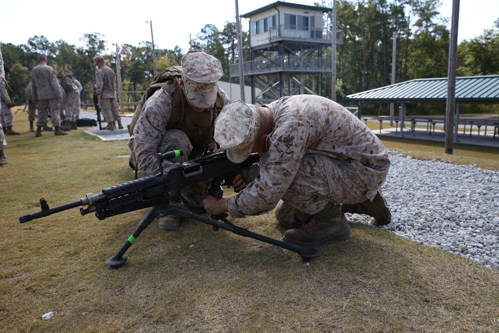 Lock and load: logistics Marines train with machine guns