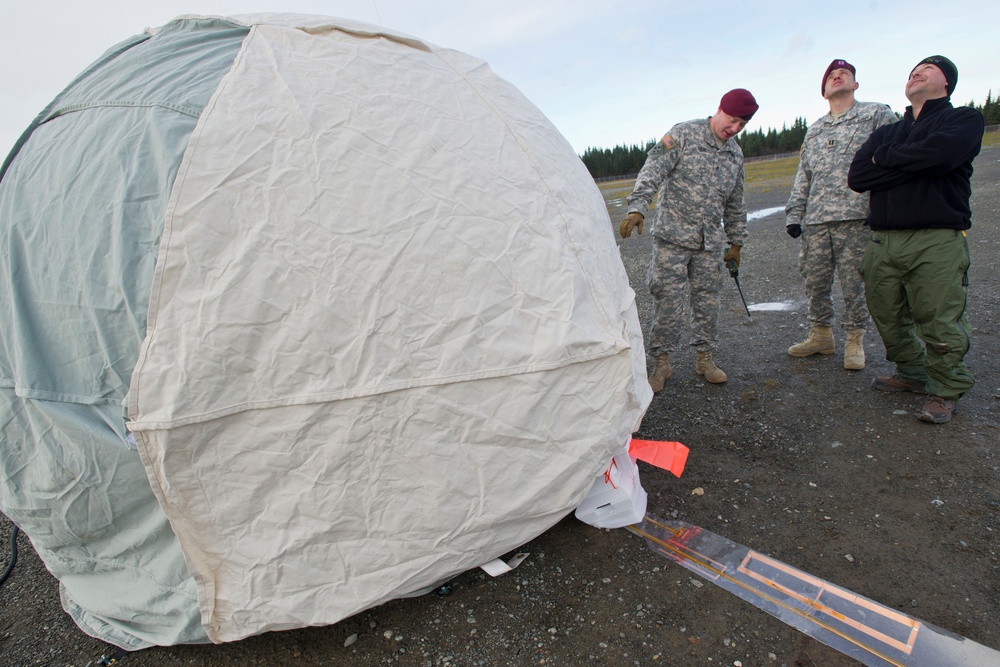 Paratroopers test SkySat system