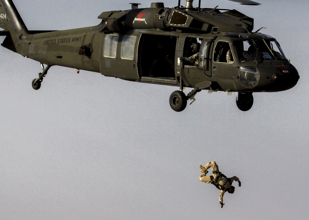 26th MEU Force Recon Parachute Operations with Montana Army National Guard