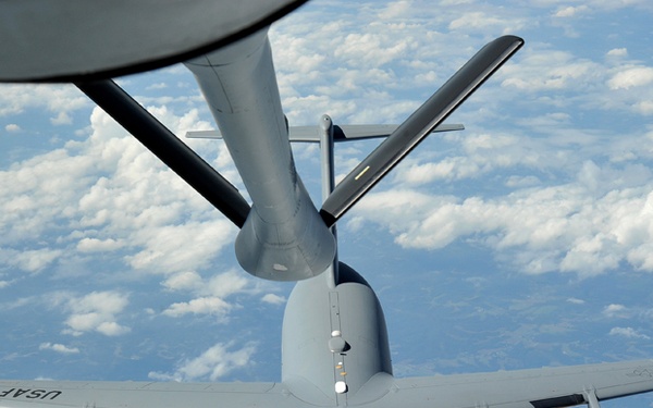 McConnell's refueling mission remains steady despite government shutdown