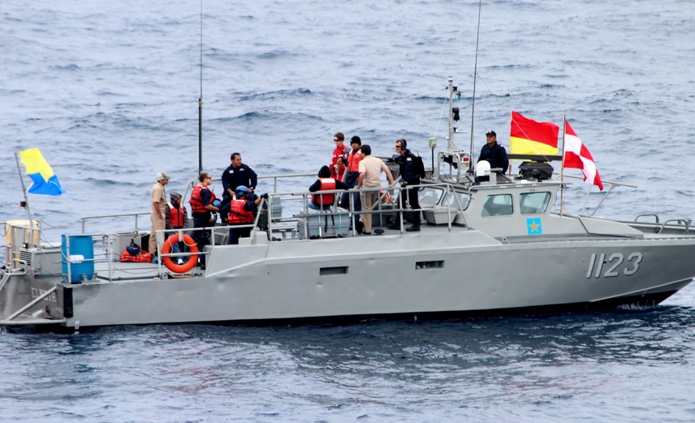 Coast Guard cutter participates in exercise with Mexican navy