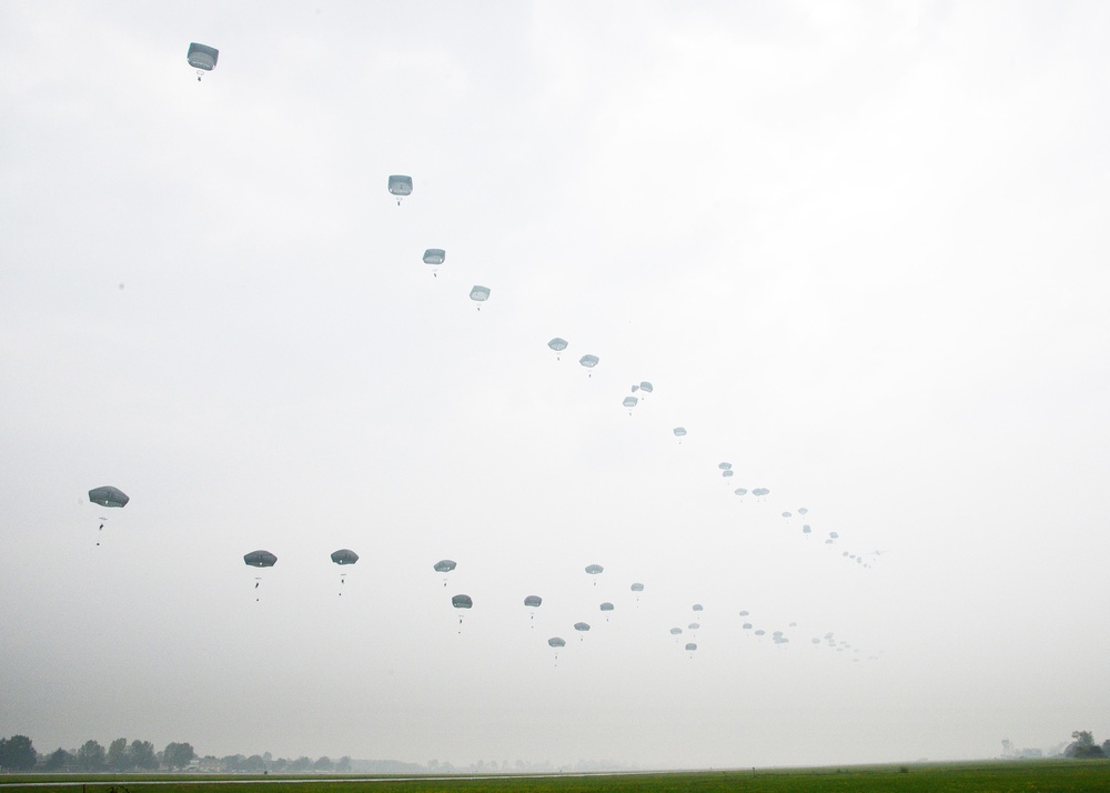 Training 173rd Infantry Brigade Combat Team (Airborne) - Airfield seizure