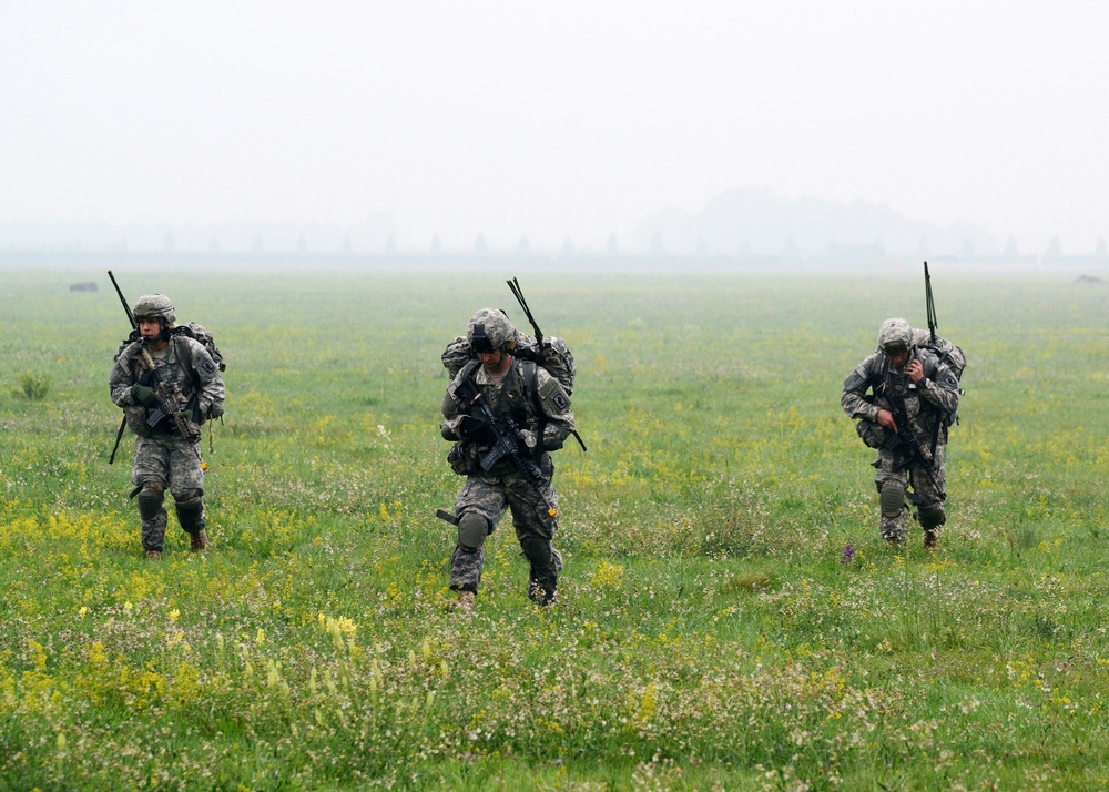 Training 173rd Infantry Brigade Combat Team (Airborne) - Airfield seizure