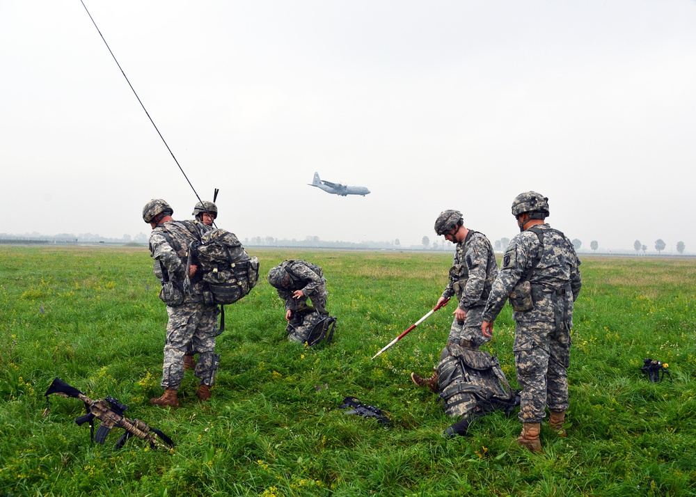 Training173rd Infantry Brigade Combat Team (Airborne) - AIRFIELD SEIZURE