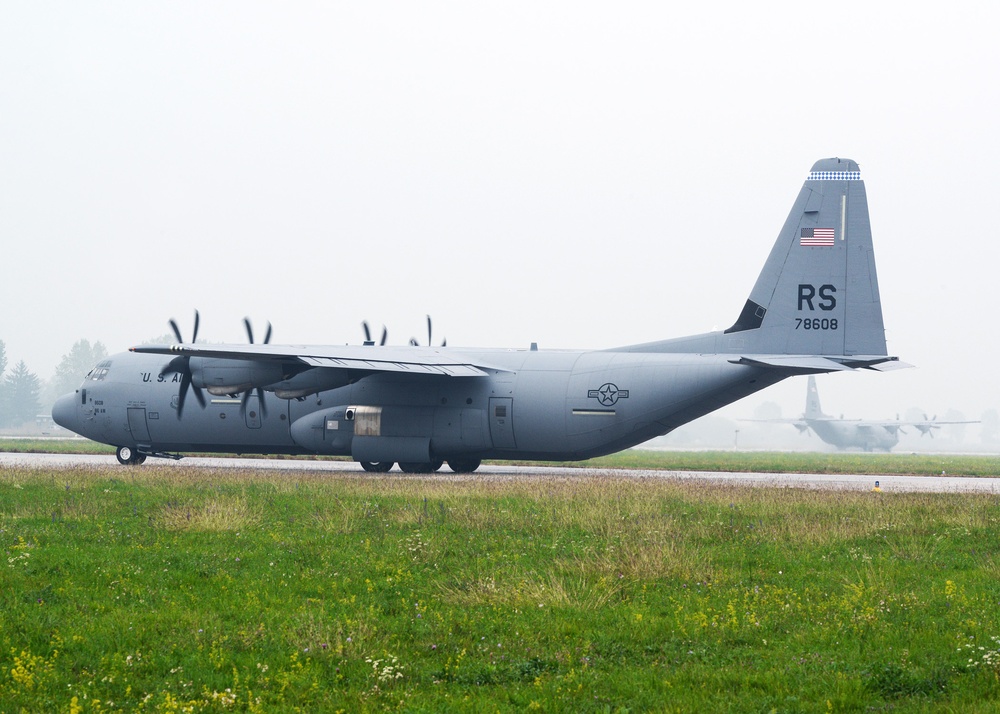 Training 173rd Infantry Brigade Combat Team (Airborne) - Airfield seizure