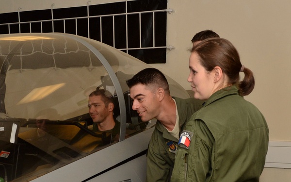 Air Force members 'exchange ideas' during French visit
