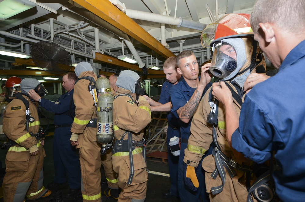 DVIDS - Images - USS Frank Cable [Image 2 of 4]