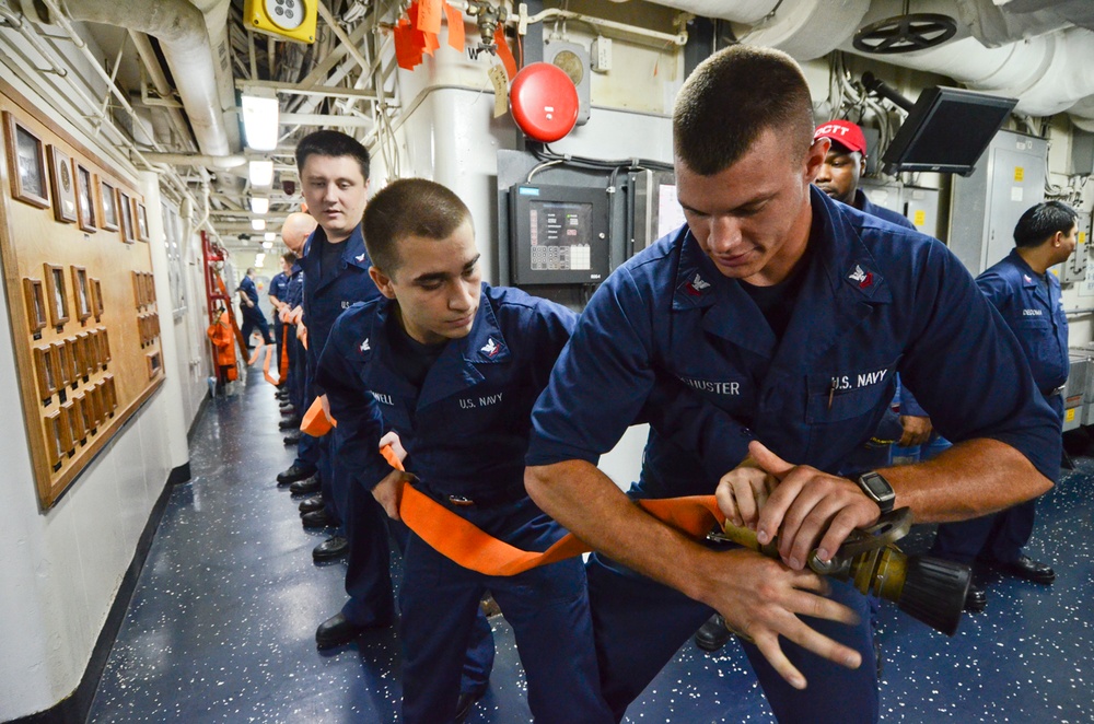 DVIDS - Images - USS Frank Cable [Image 4 of 4]