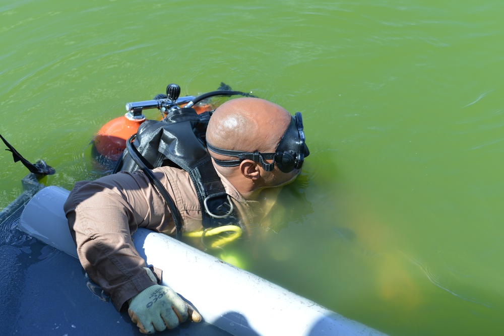 Seabee divers provide Hurricane Sandy relief for Guantanamo Bay, Cuba