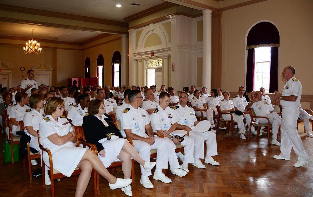 Surgeon general visits Lovell FHCC