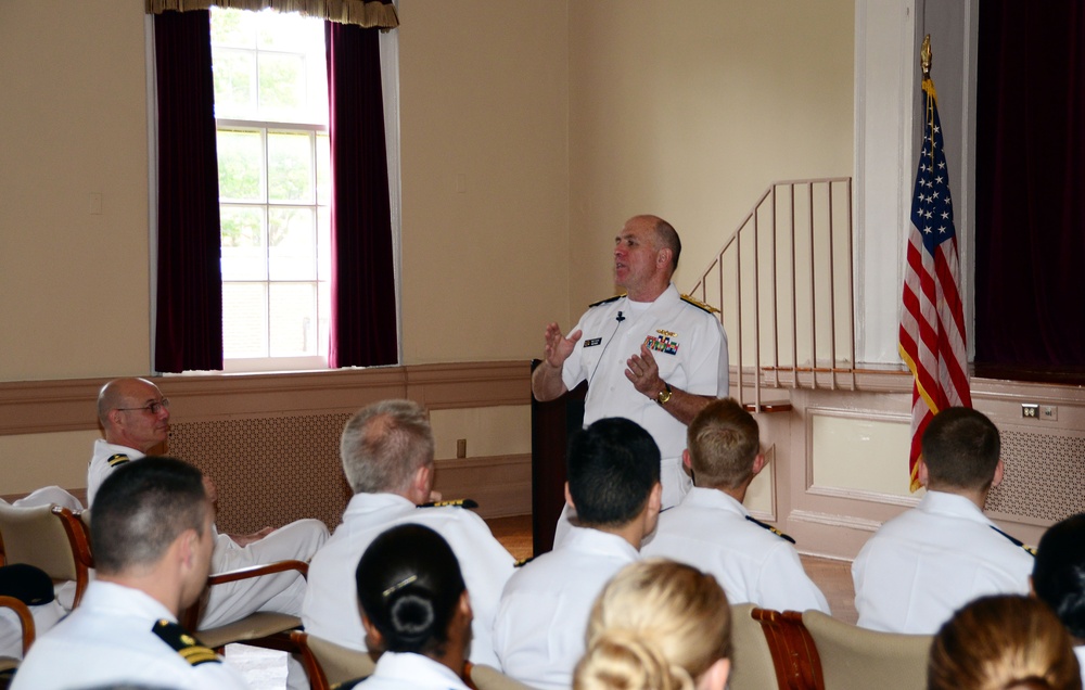 Surgeon general visits Lovell FHCC