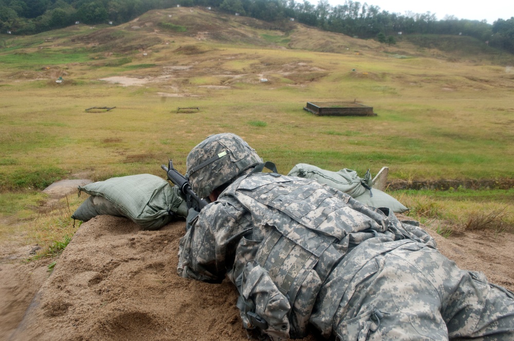 Soldiers set their sights on pop-up targets