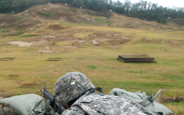 Soldiers set their sights on pop-up targets