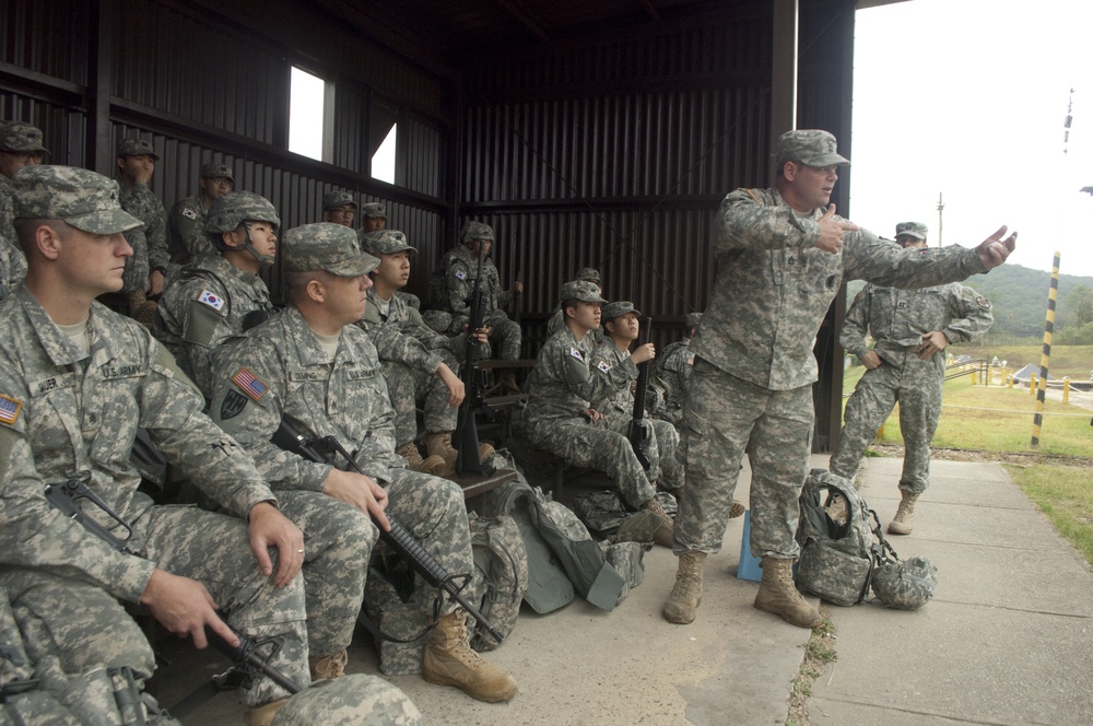 Soldiers set their sights on pop-up targets