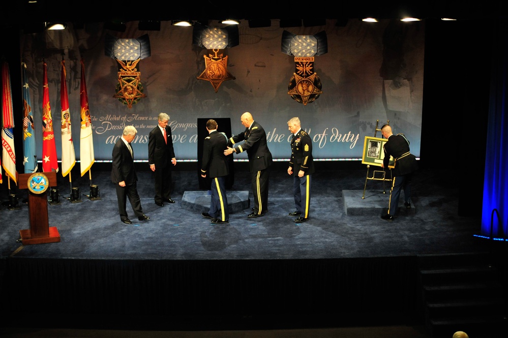 Army Capt. William D. Swenson, Medal of Honor Ceremony