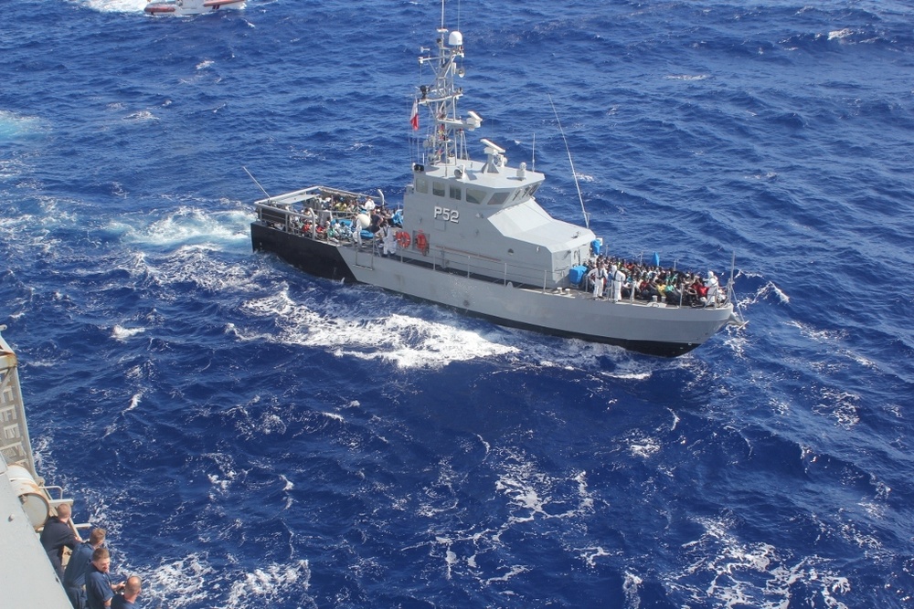 USS San Antonio assists in rescue