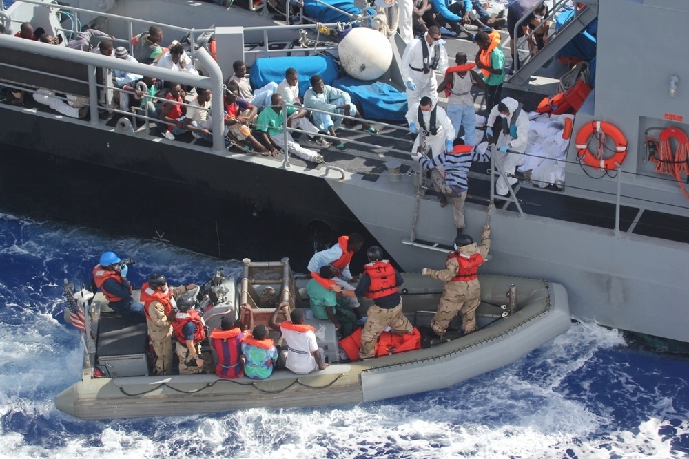 USS San Antonio assists in rescue
